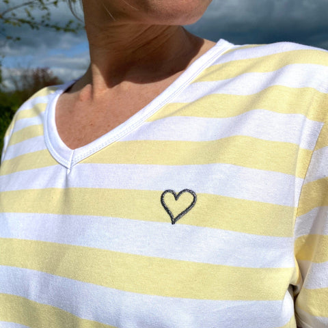 Herzlein T-Shirt für Damen aus Baumwolle mit Streifen und Herzchen in Gelb - Weiss