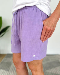 Herzlein® Musselin Shorts in Lavendel