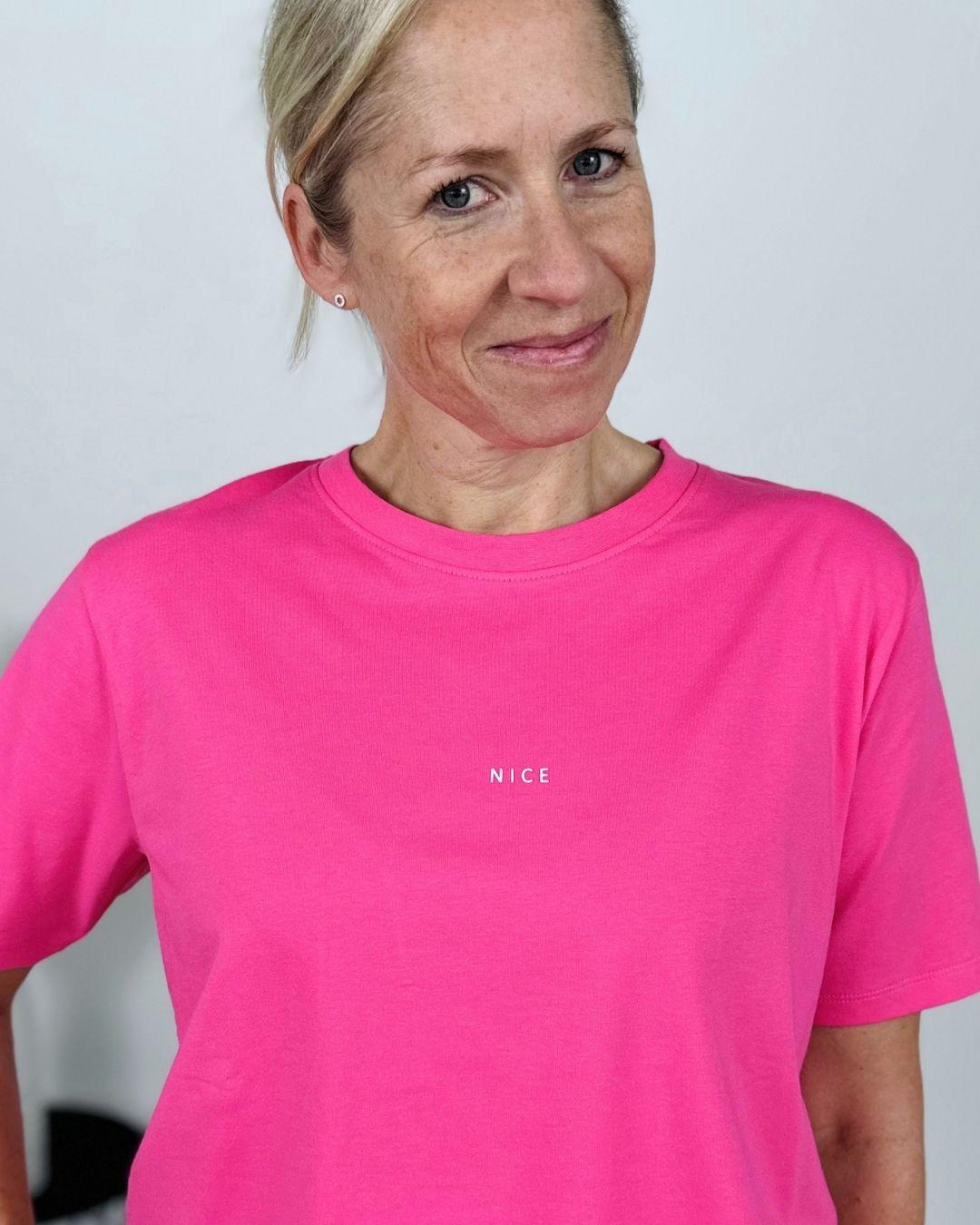Herzlein® T-Shirt Essentials - "NICE" in Pink