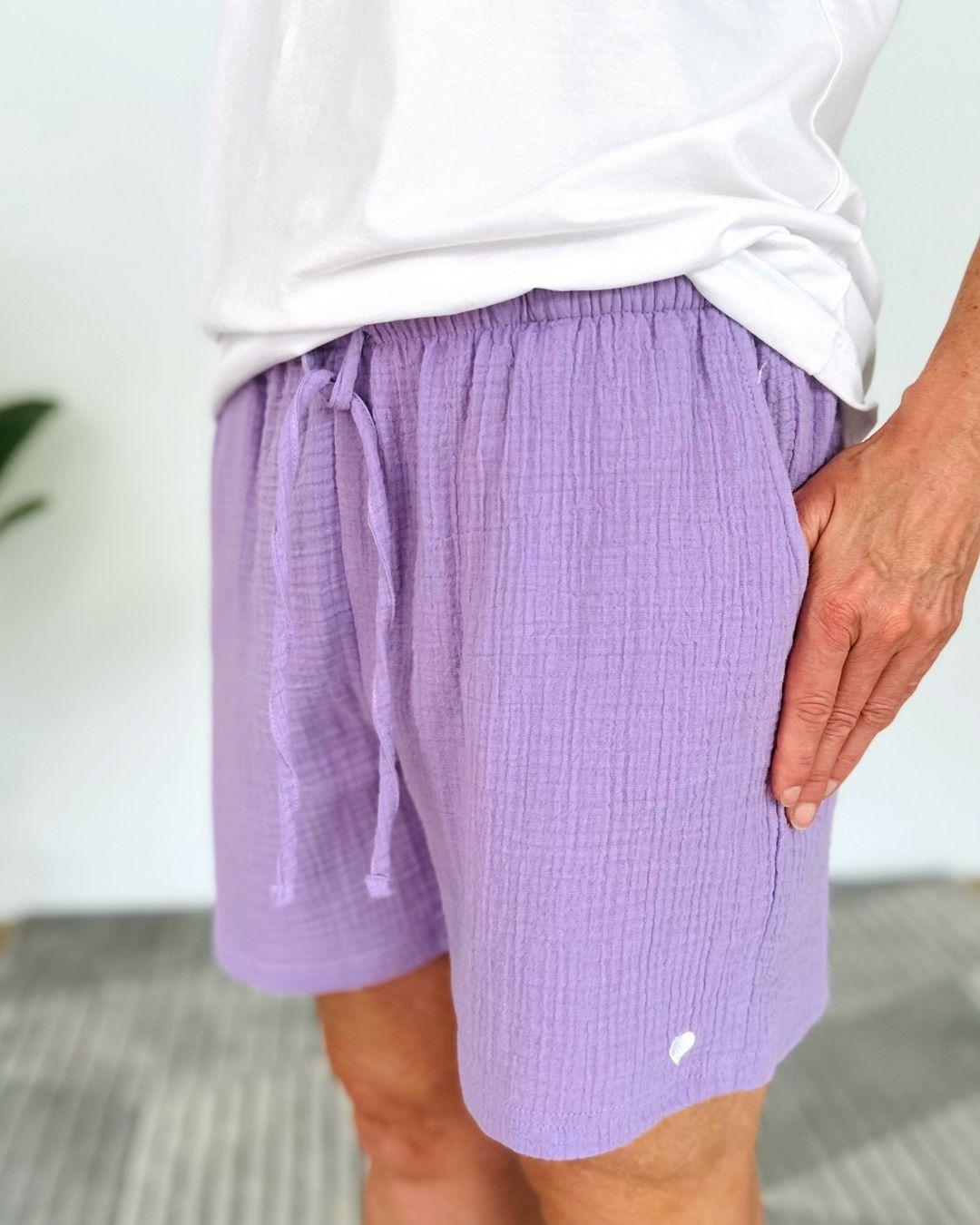 Herzlein® Musselin Shorts in Lavendel