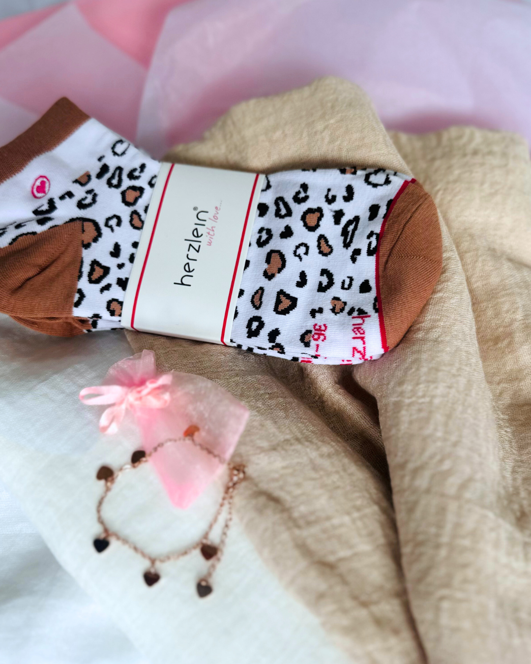 Herz Box – Musselin Geschenkbox in Creme & Weiss