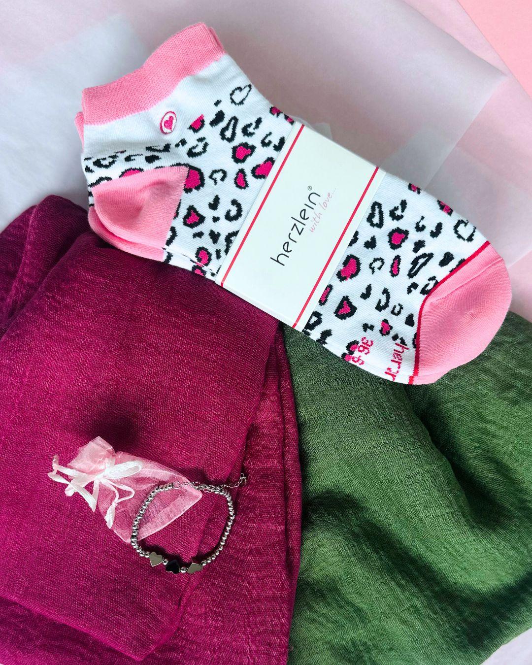 Herz_Box__Musselin_Geschenkbox_in_Moosgrun__Beere_Limited_Edition