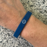 Herzlein Armbändchen aus Silikone mit Smiley Smily in Navy Blau