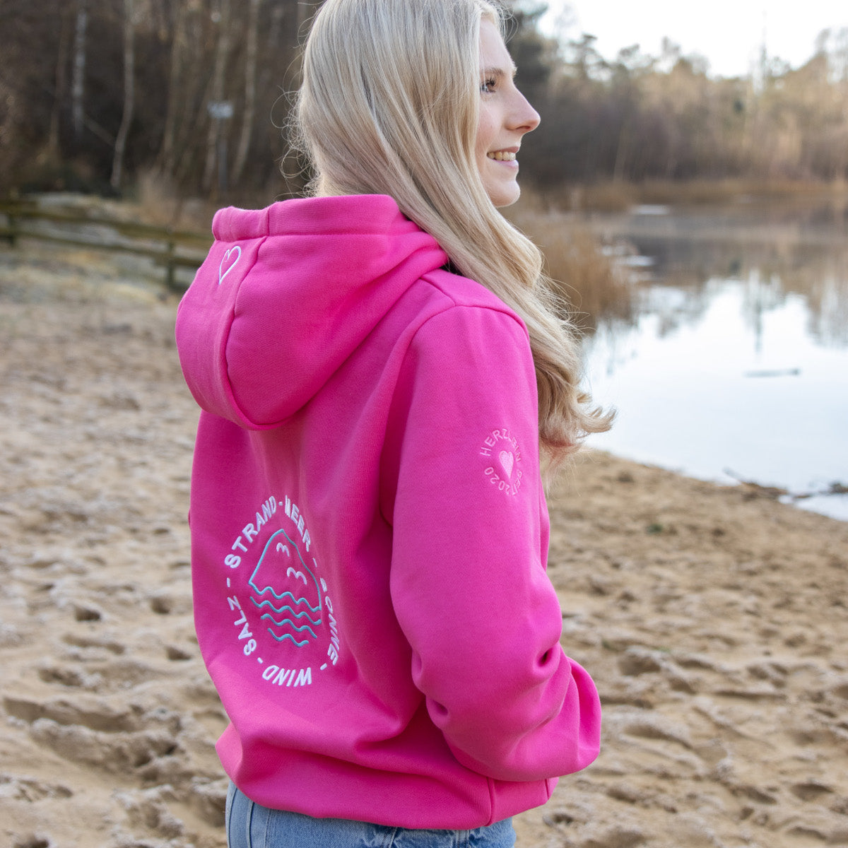 Herzlein® Hoodie für Damen Damenhoodie Kapuzenpullover aus Baumwolle in Pink mit Stick "Strandliebe"