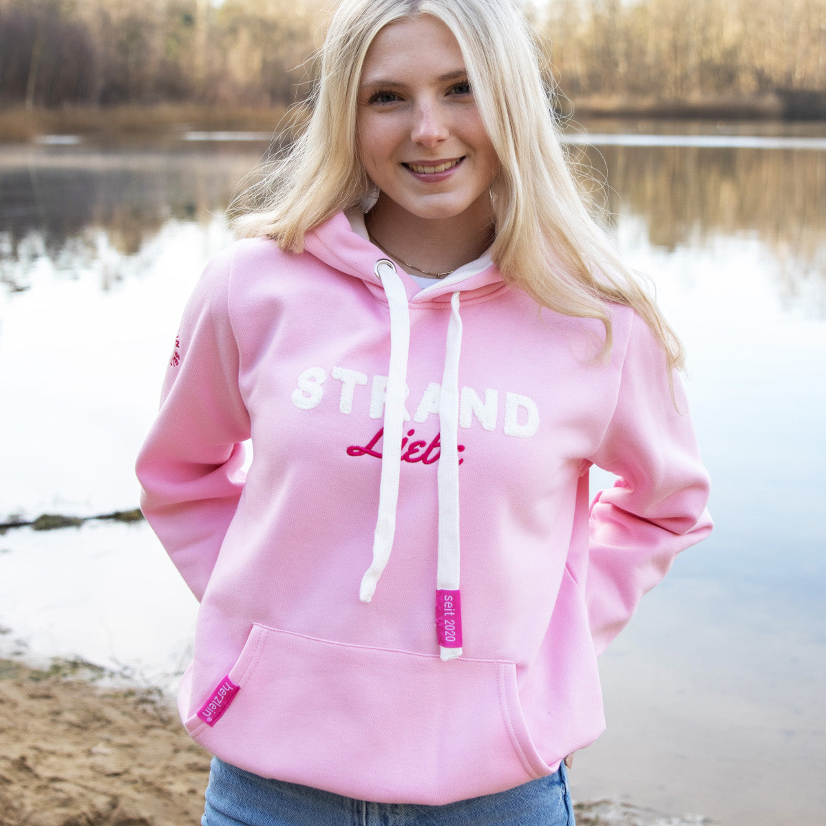 Herzlein® Hoodie für Damen Damenhoodie Kapuzenpullover aus Baumwolle in Rosa mit Stick "Strandliebe"