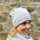 Herzlein® Beanie Mütze Strickmütze aus Kaschmir Cashmere und mit edlem Stern Stick für Damen Frauen Mädchen in Grau meliert