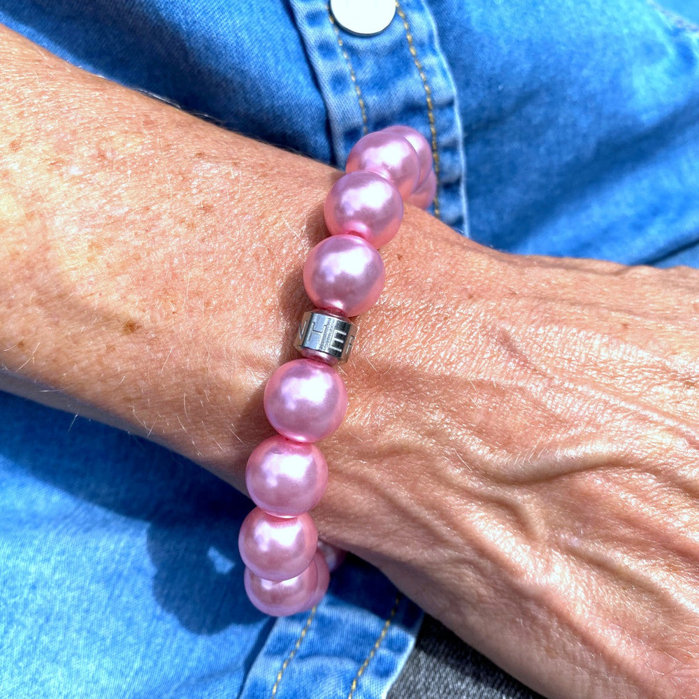 Herzlein® Perlenarmband "Fee". Allergiefreundliches Armbändchen mit 17 glänzenden Perlen in Rosa