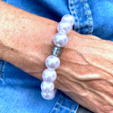 Herzlein® Perlenarmband "Fee". Allergiefreundliches Armbändchen mit 17 glänzenden Perlen in Weiss