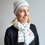 Herzlein® Set von Kaschmir Schal und Mütze gestreift für Damen mit Streifen in Grau und Weiß