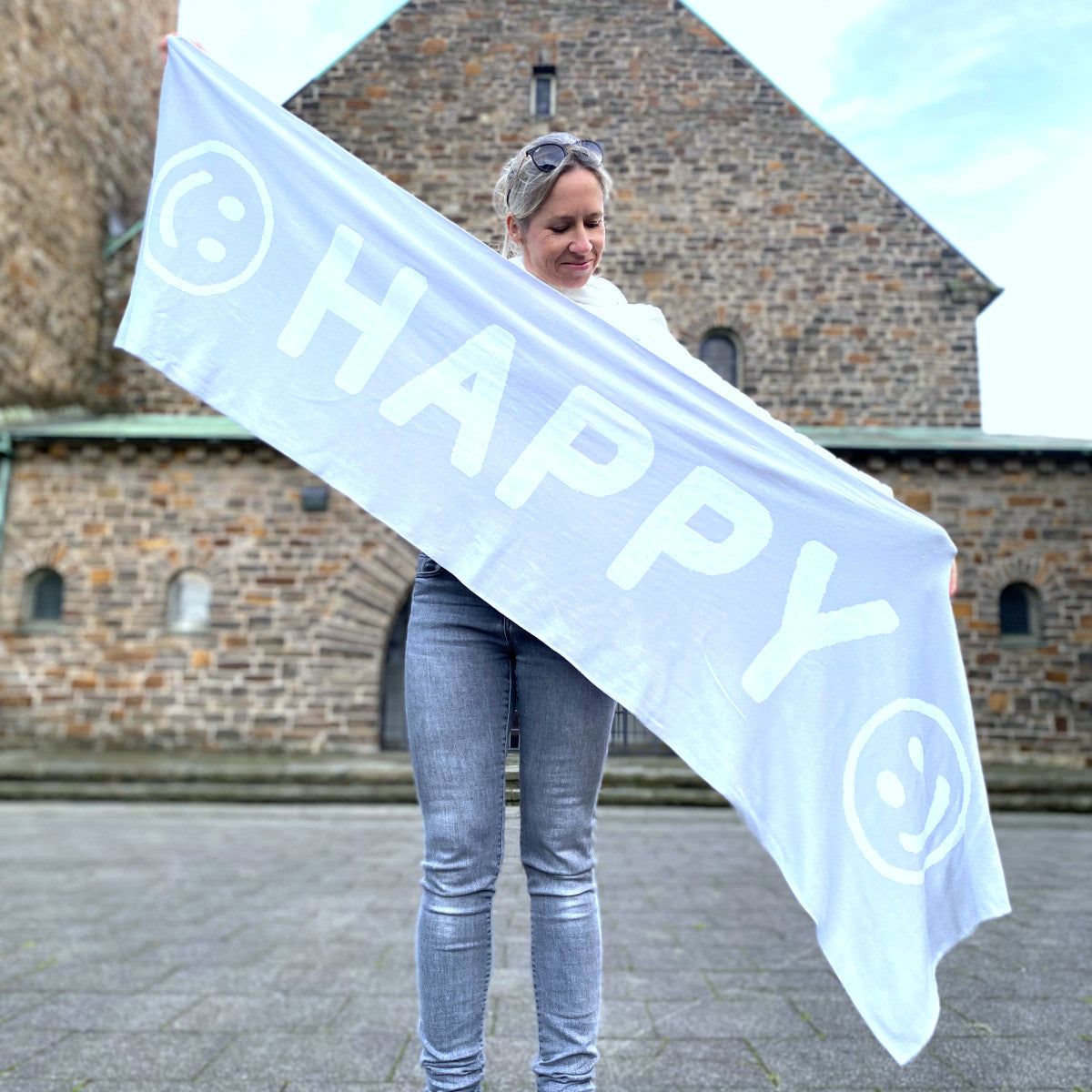 Herzlein® Schal für Damen Damenschal Winterschal aus Baumwolle und Viskose "Happy" in Grau Weiss