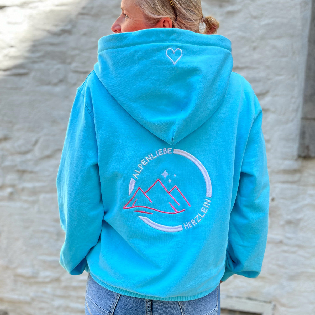 Herzlein® Sweatjacke "Alpenliebe" in Himmelblau