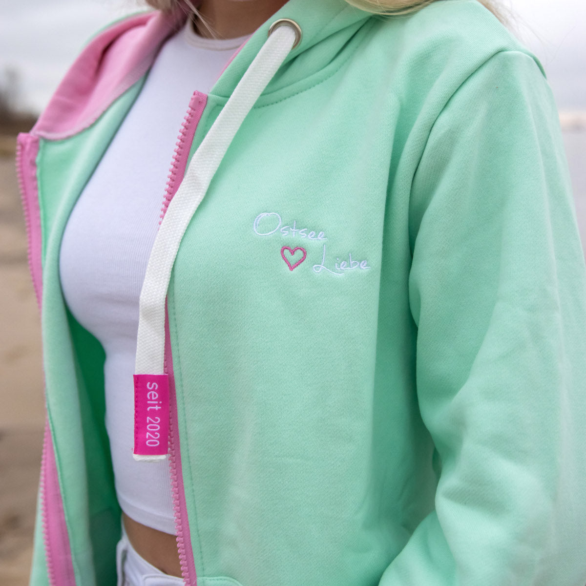 Herzlein Sweatjacke mit Kapuze und Reißverschluss aus Baumwolle Hoodie Kapuzenpullover für Damen Damenhoodie Ostsee Liebe in Mint Grün