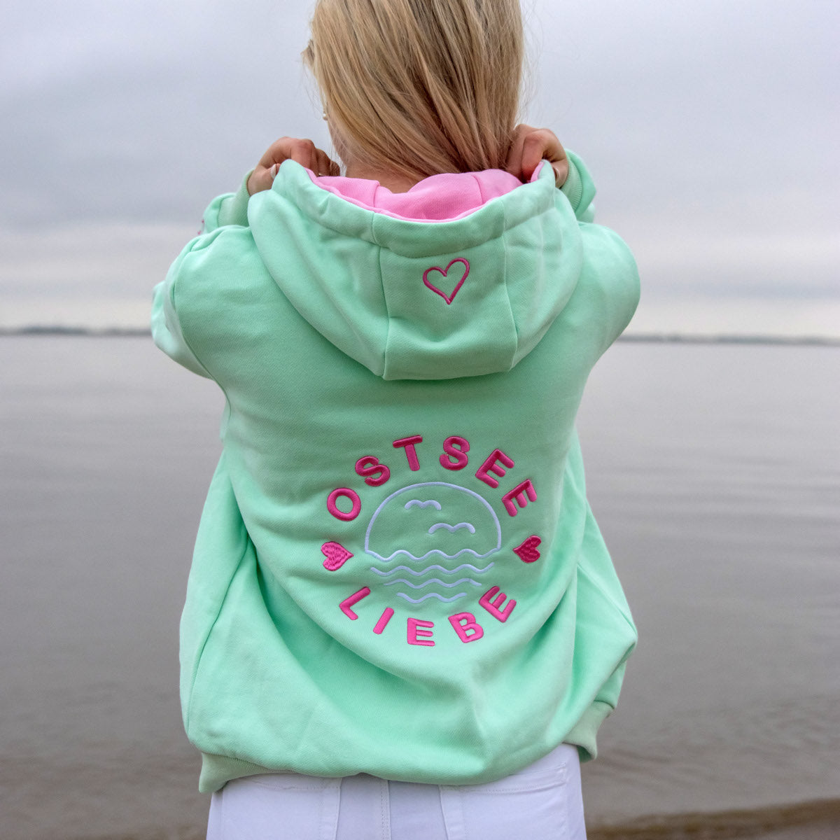 Herzlein Sweatjacke mit Kapuze und Reißverschluss aus Baumwolle Hoodie Kapuzenpullover für Damen Damenhoodie Ostsee Liebe in Mint Grün