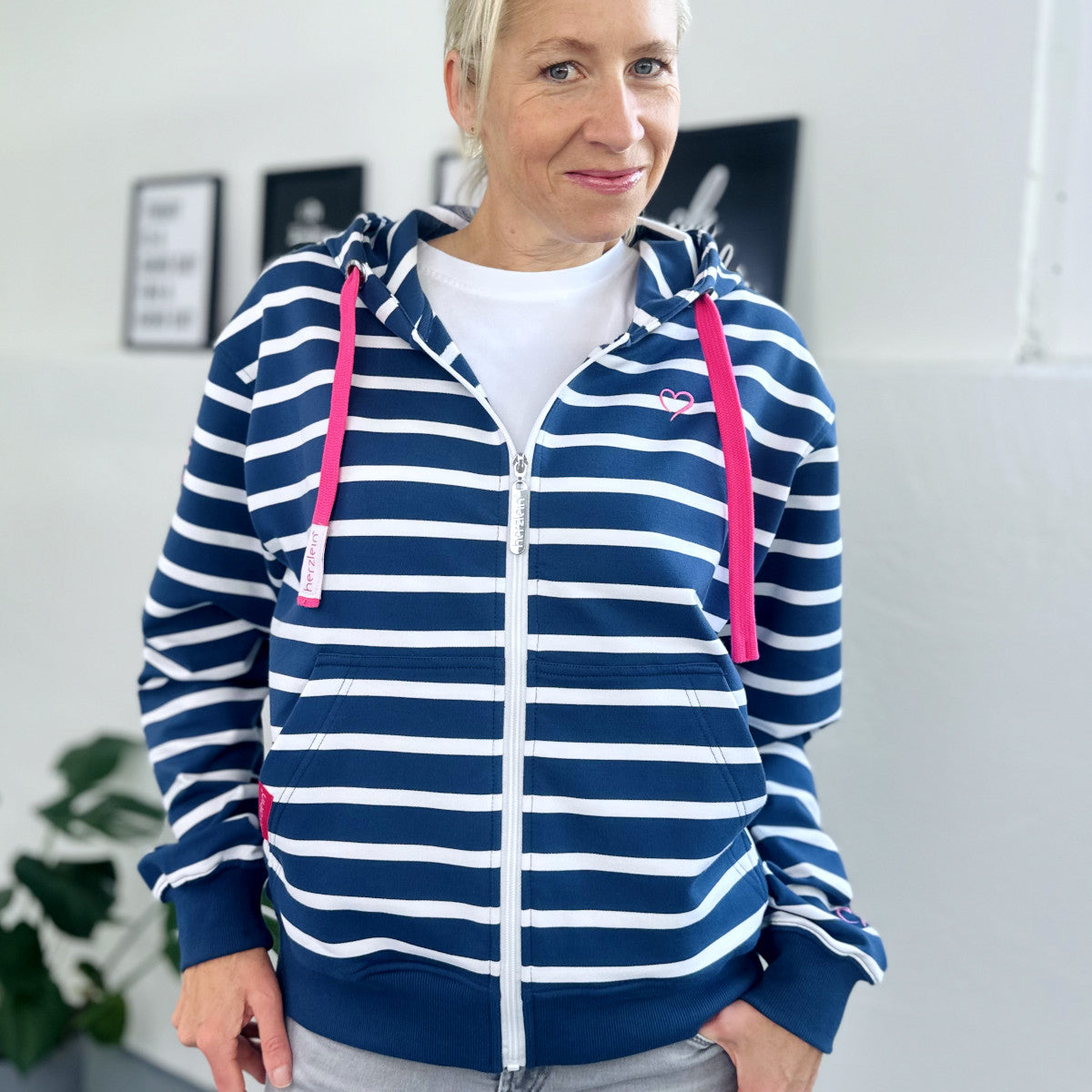 Herzlein® Sweatjacke "Freude" mit Streifen in Navy Blau