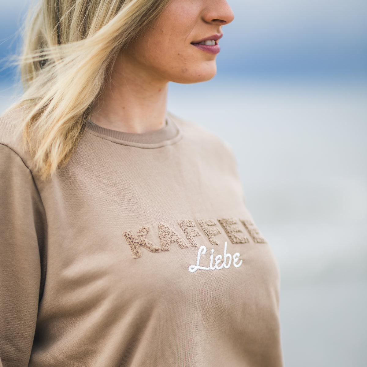 Herzlein® Sweatshirt "KAFFEE LIEBE" in Capuccino