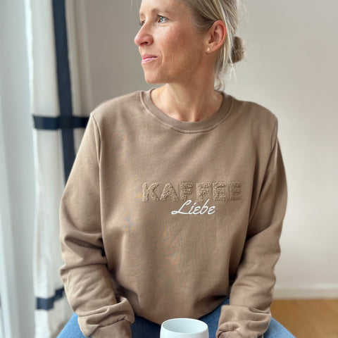 Herzlein Sweatshirt für Damen aus Baumwolle Sweater mit Stick Kaffeeliebe in Beige Braun