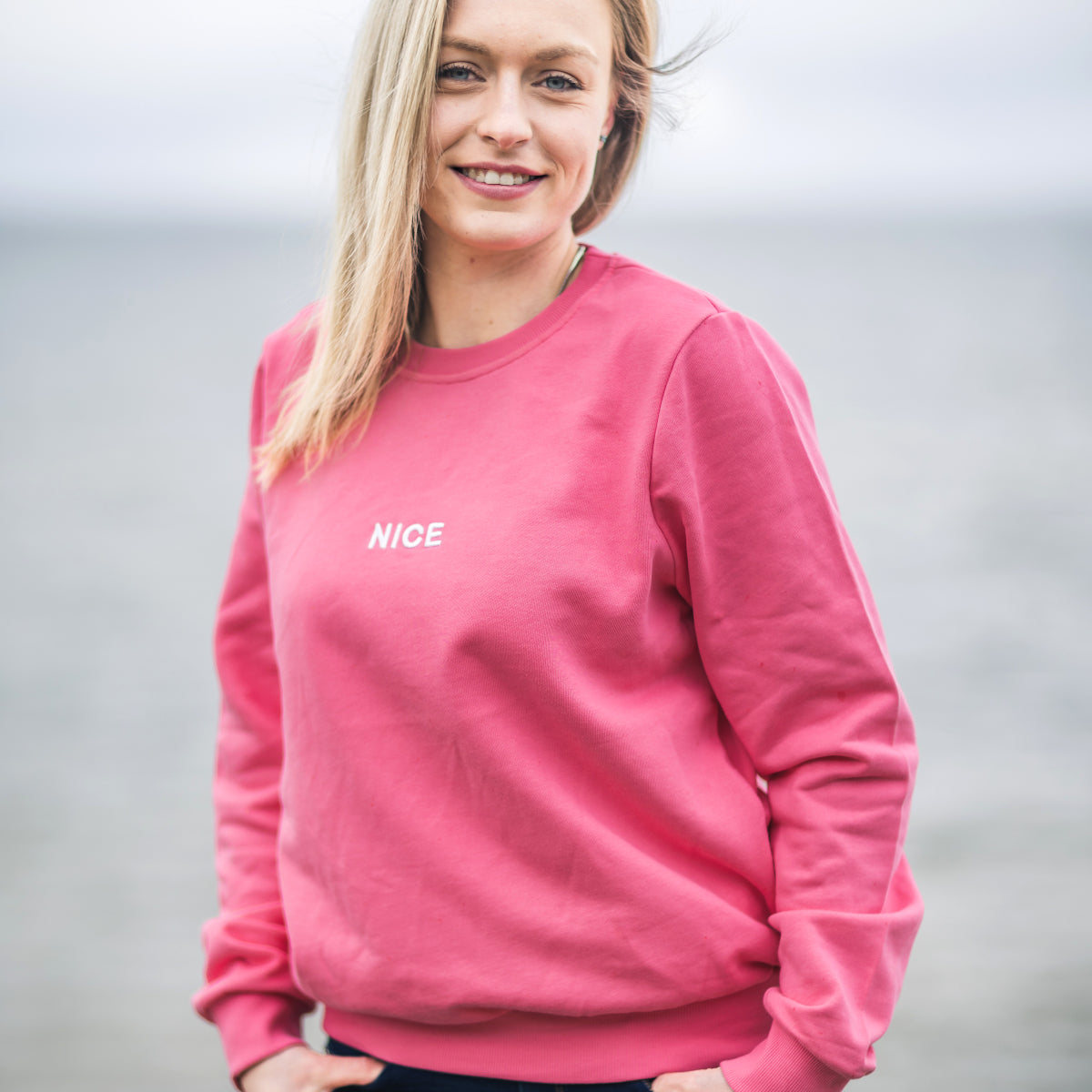 Herzlein Sweatshirt für Damen aus Baumwolle Sweater mit Stick NICE in der Farbe Flamingo Rosa Pink