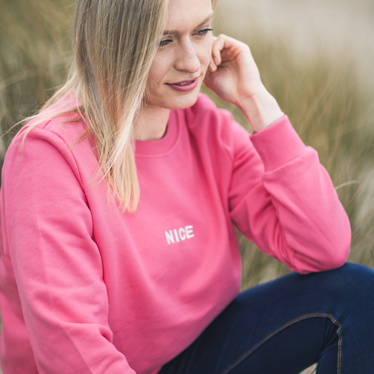 Herzlein Sweatshirt für Damen aus Baumwolle Sweater mit Stick NICE in der Farbe Flamingo Rosa Pink