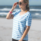 Herzlein T-Shirt aus Baumwolle für Damen mit Leuchtturm Meer Strand gestreift in hellblau weiss