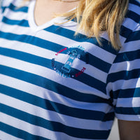 Herzlein T-Shirt aus Baumwolle für Damen mit Leuchtturm Meer Strand gestreift in navy blau weiss