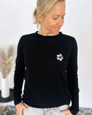 Herzlein_Longsleeve-Shirt_mit_Hibiskus_in_Schwarz