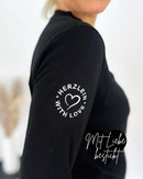 Herzlein_Longsleeve-Shirt_mit_Hibiskus_in_Schwarz