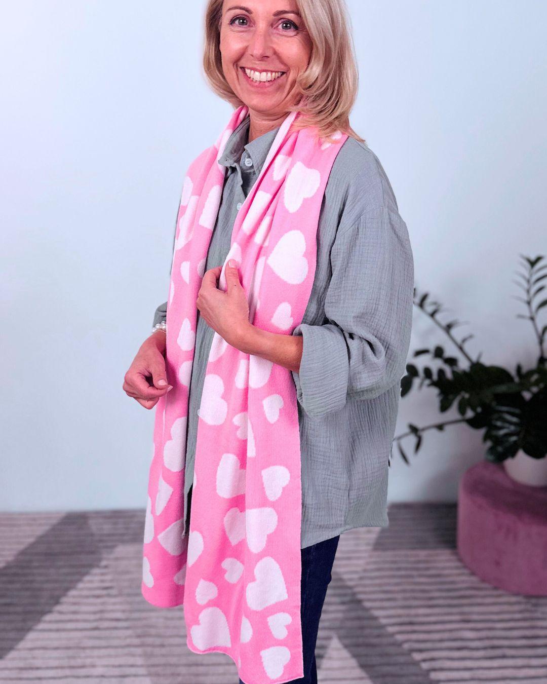 Herzlein_Merino_Schal_mit_Herzchen_in_Rosa__Wei