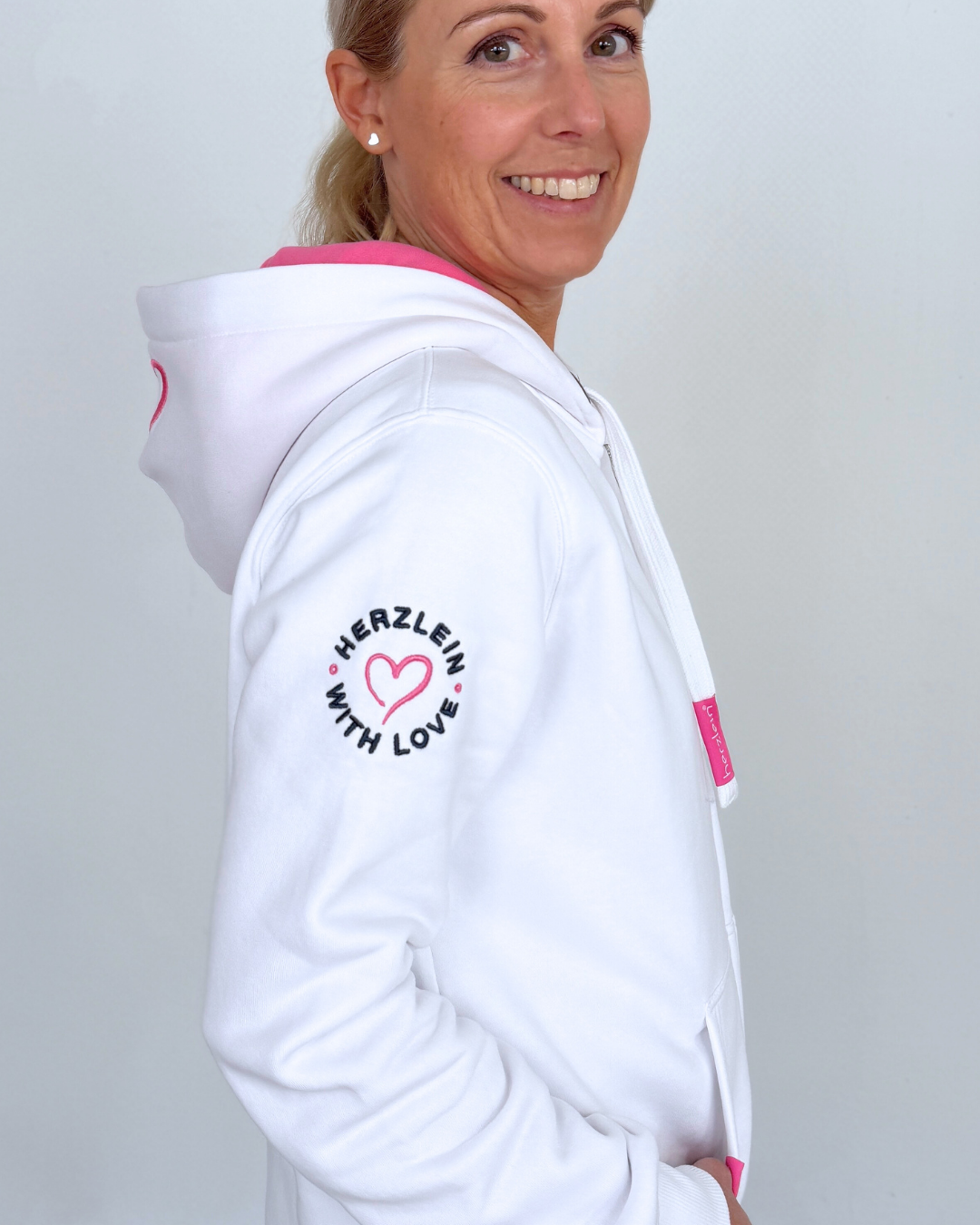 Herzlein_Sweatjacke_Happy_Life_in_Weiss