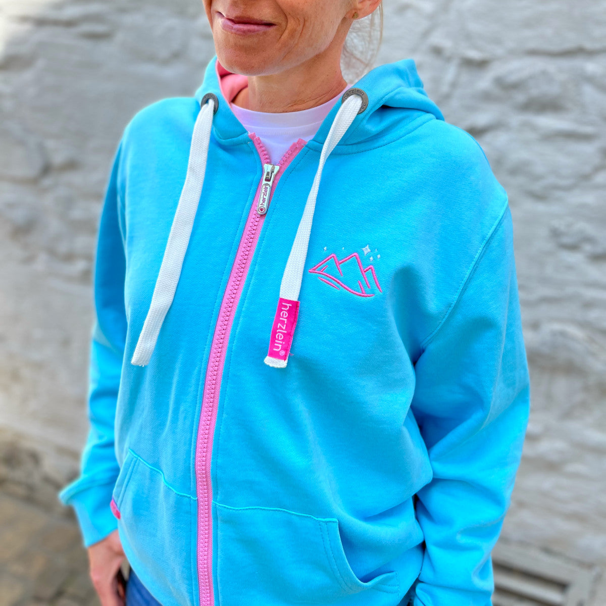 Herzlein Sweatjacke mit Kapuze und Reißverschluss aus Baumwolle Hoodie Kapuzenpullover für Damen Damenhoodie Berge Alpen in Blau Himmelblau