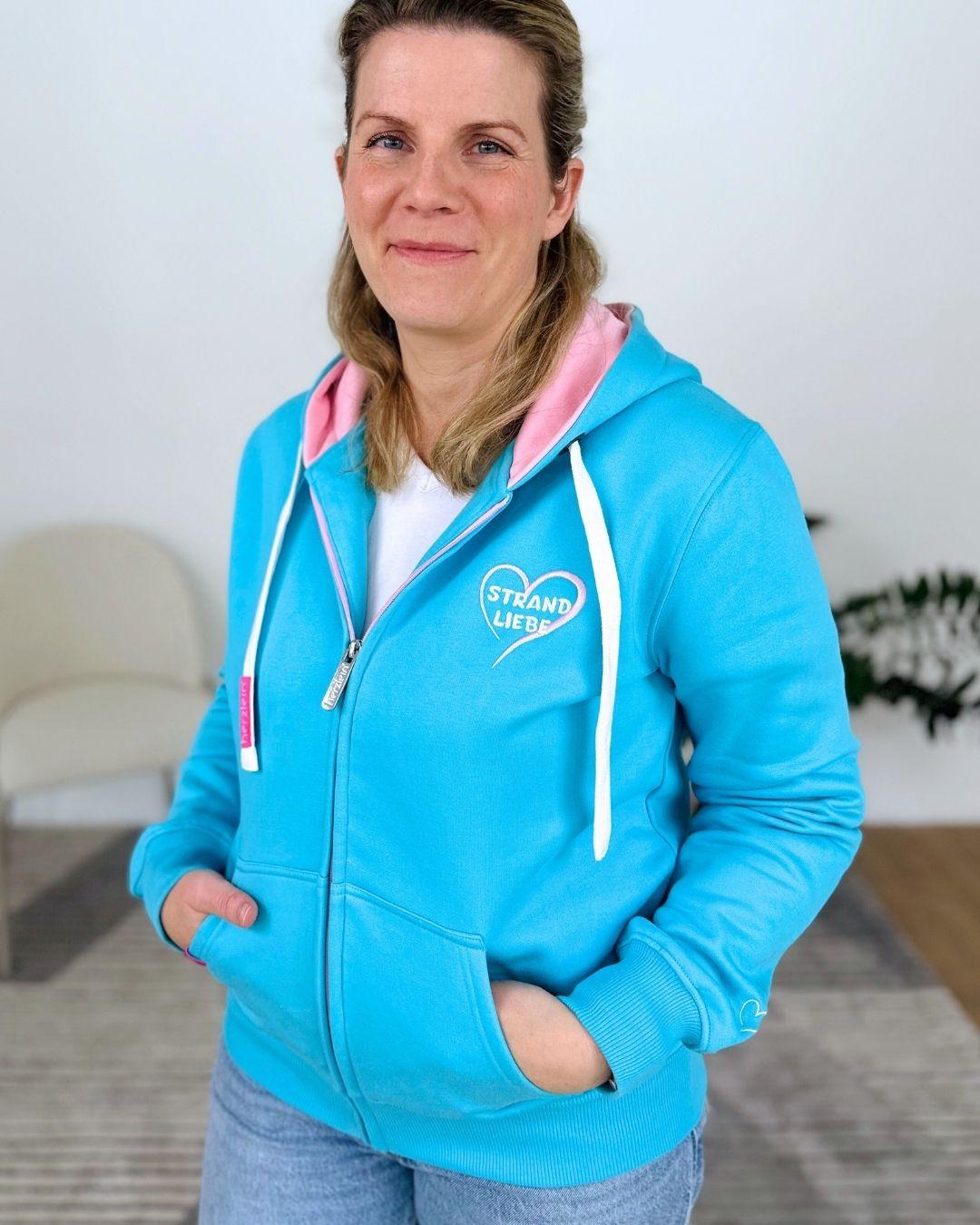 Herzlein_Sweatjacke_Strand_Meer_Sonne_in_Himmelblau