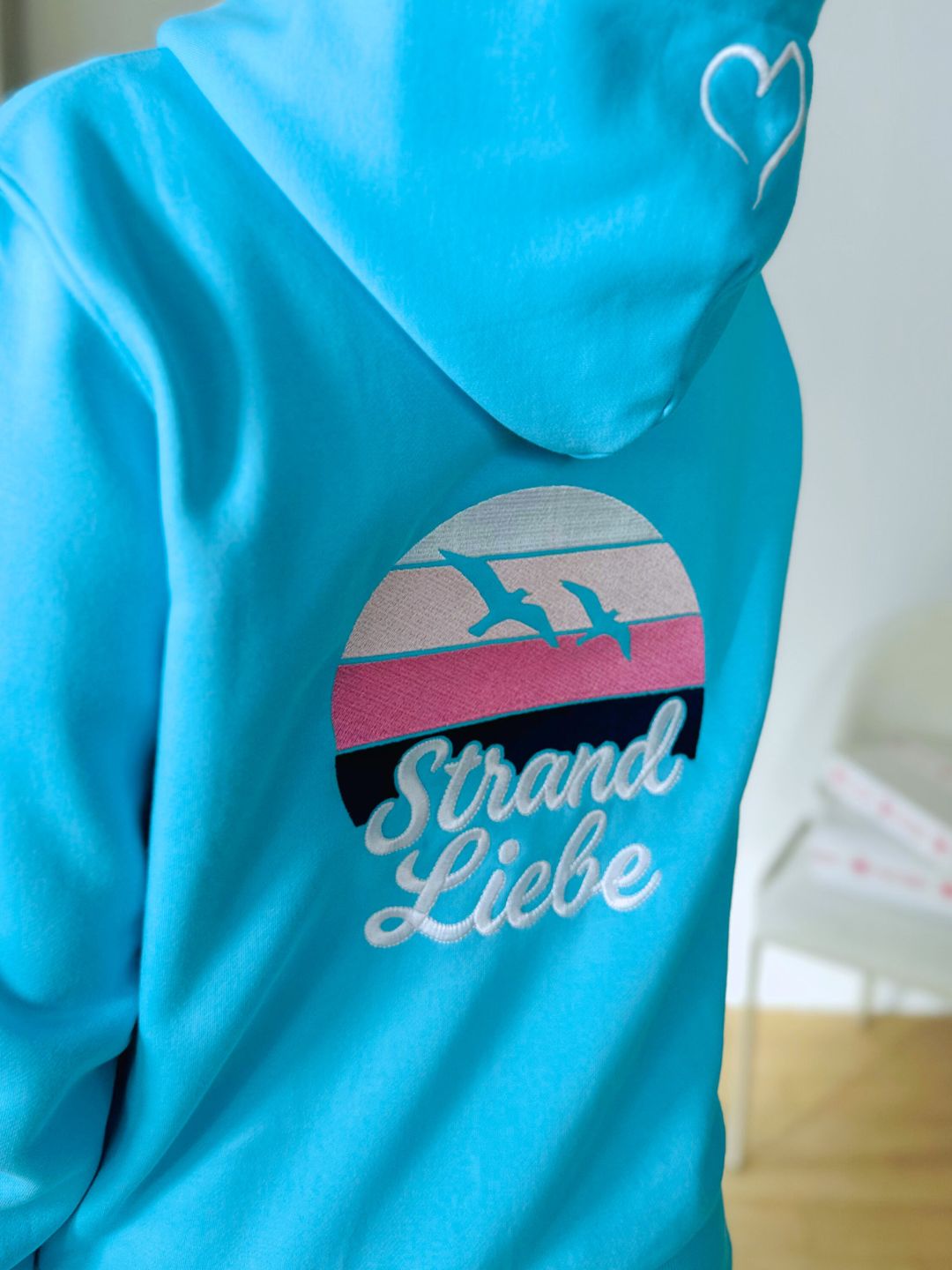 Herzlein® Sweatjacke "Strandliebe" in Himmelblau