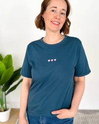 Herzlein_T-Shirt_3_Herzchen-Stick_in_Petrol