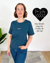 Herzlein_T-Shirt_3_Herzchen-Stick_in_Petrol