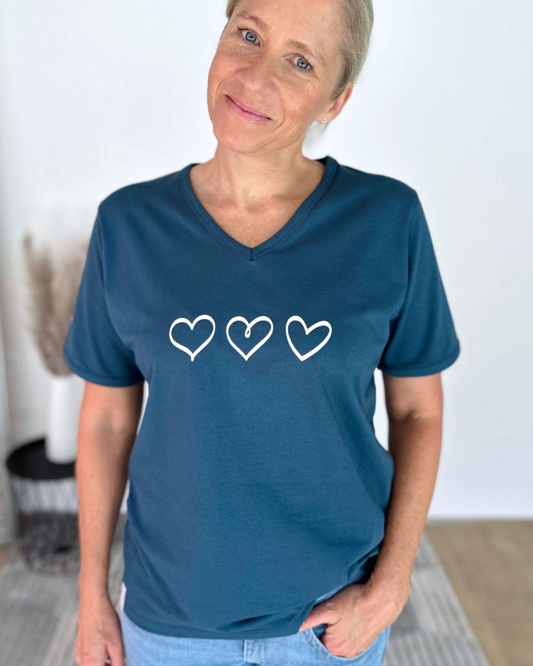  Herzlein® T-Shirt "Drei Herzen" in Petrol