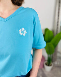 Herzlein_T-Shirt_Hibiskus_in_Himmelblau