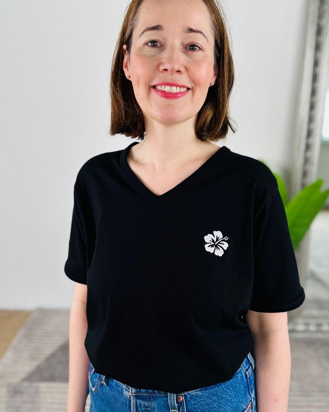 Herzlein_T-Shirt_Hibiskus_in_Schwarz