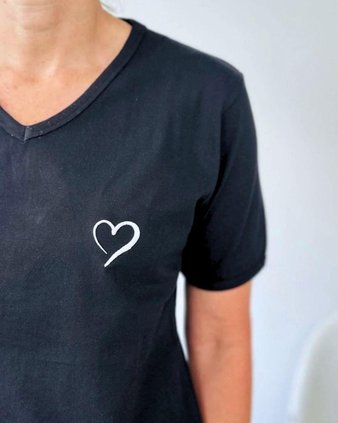 Herzlein® T-Shirt mit "Herzchen-Stick" in Schwarz