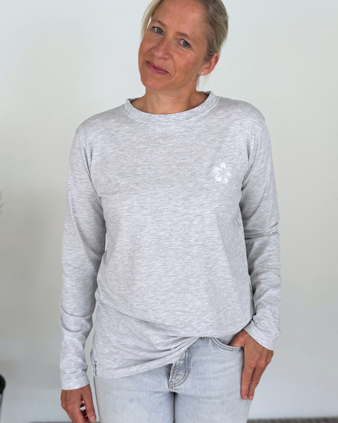 Herzlein® Longsleeve-Shirt mit Hibiskus in Grau meliert