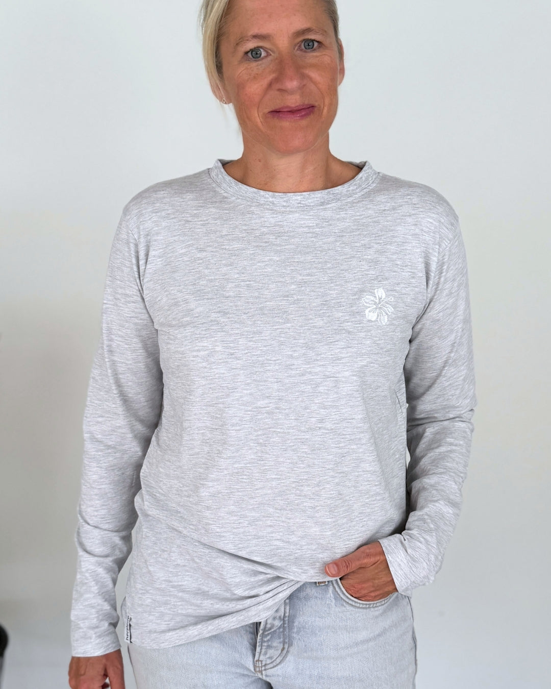 Herzlein® Longsleeve-Shirt mit Hibiskus in Grau meliert