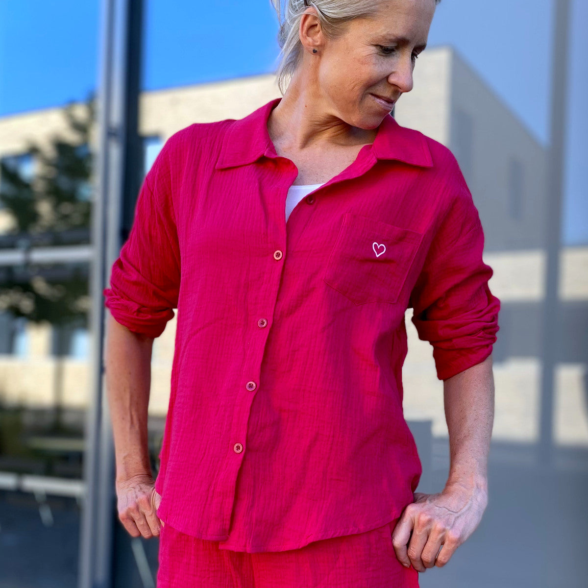  Herzlein Musselin Blouse aus Baumwolle mit Herzchen Stick in Rot Pink Himbeer