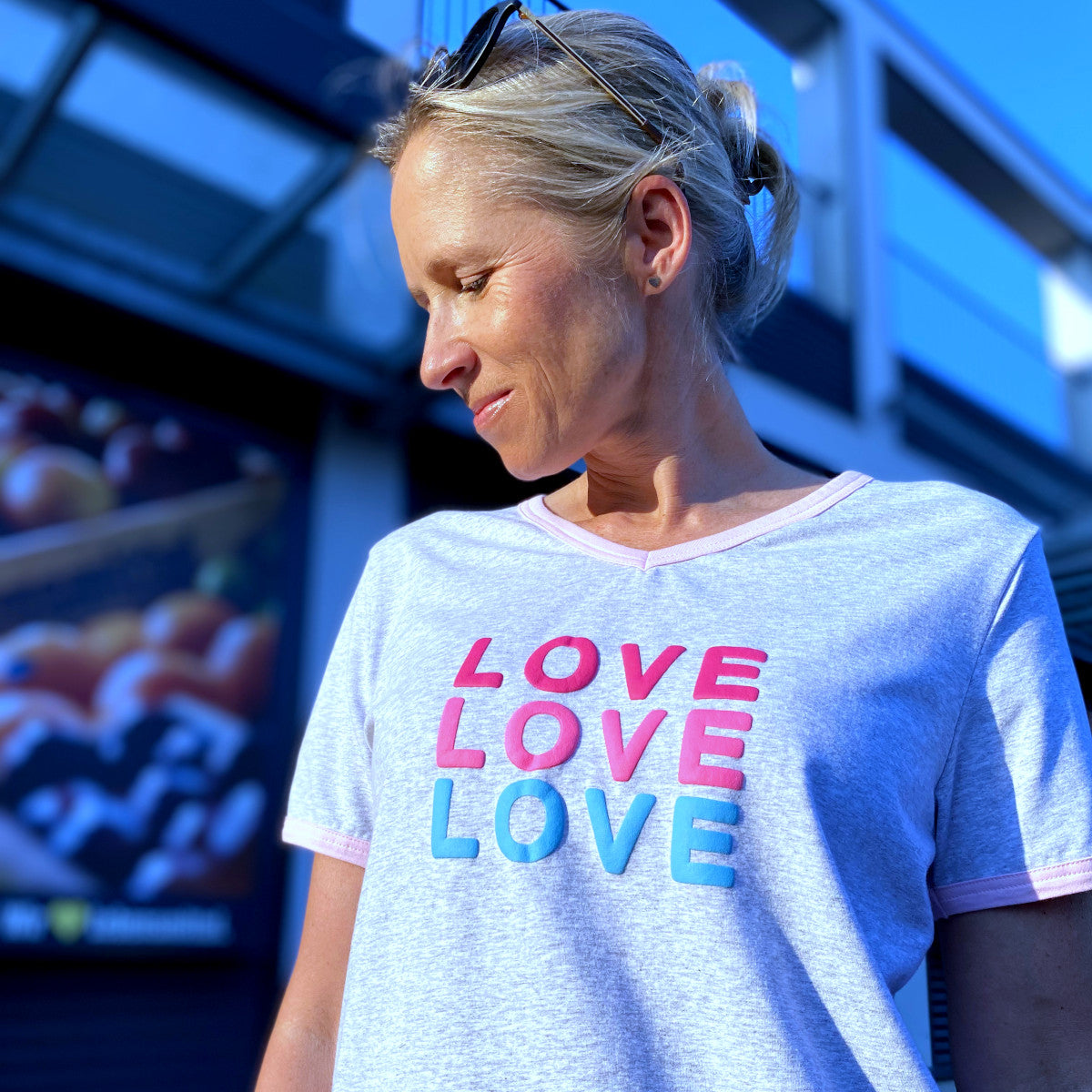 Herzlein® T-Shirt "LOVE" in Hellgrau Weiß meliert