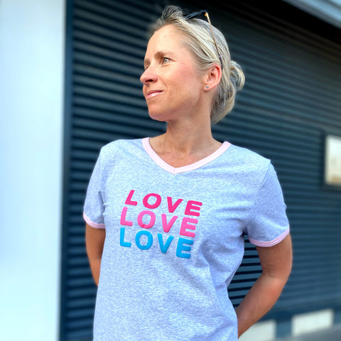 Herzlein® T-Shirt "LOVE" in Hellgrau Grau Weiß meliert mit Pink aus Baumwolle Shirt für Damen