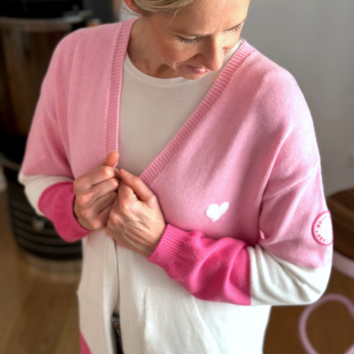 Herzlein® Cardigan "Vanessa" mit Herz in Rosa - Weiß - Pink