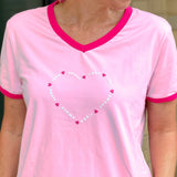 Herzlein® T-Shirt Damenshirt mit V-Ausschnitt aus Baumwolle mit Print "Amour" in Rosa