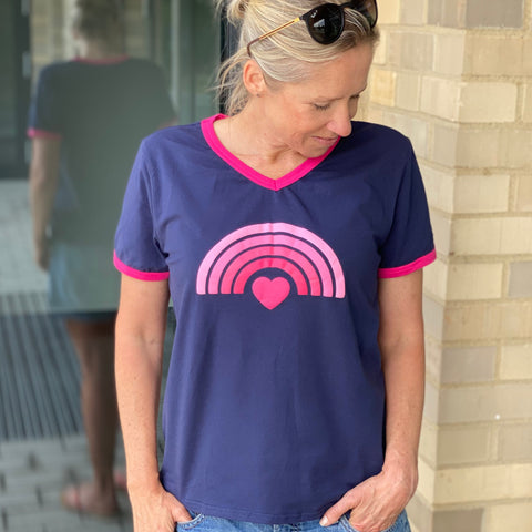 Herzlein® T-Shirt "Rainbow" mit Pink aus Baumwolle Shirt für Damen Damenshirt in Navy Blau