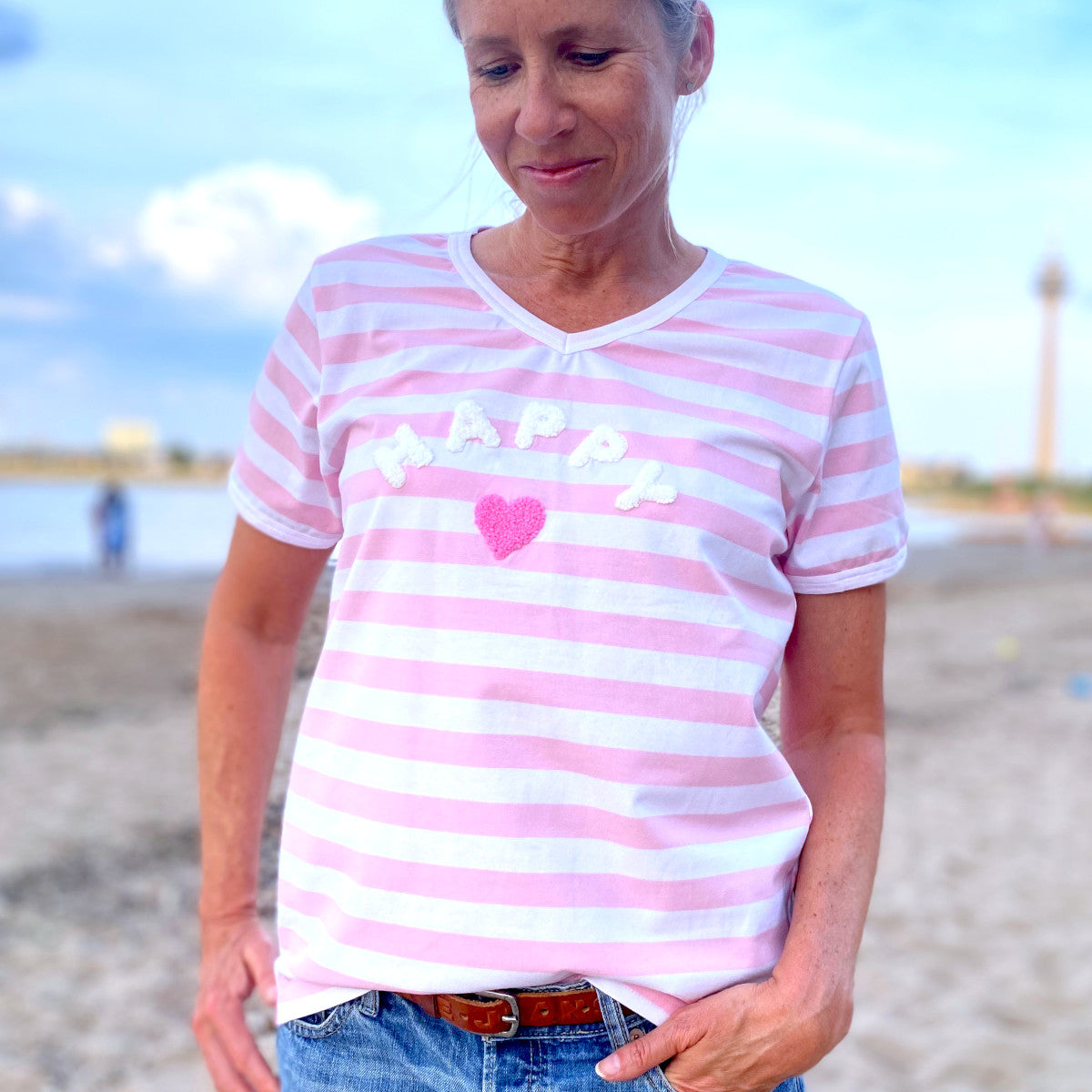 Herzlein® T-Shirt für Damen mit Flausch-Stick "LOVE" Damenshirt aus Baumwolle gestreift in Rosa und Weiß mit Streifen