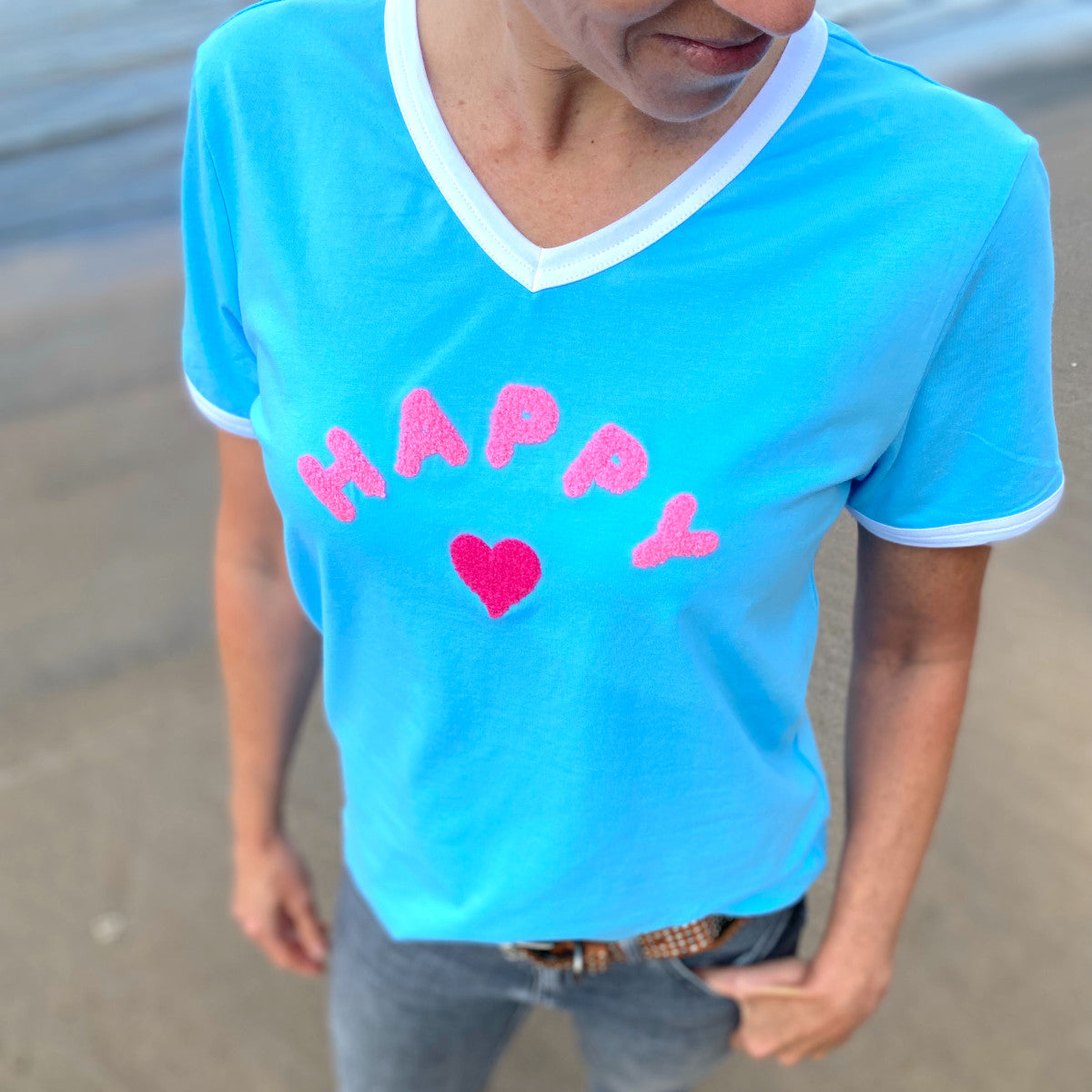 Herzlein® T-Shirt mit Flausch-Stick "HAPPY" in Hellblau