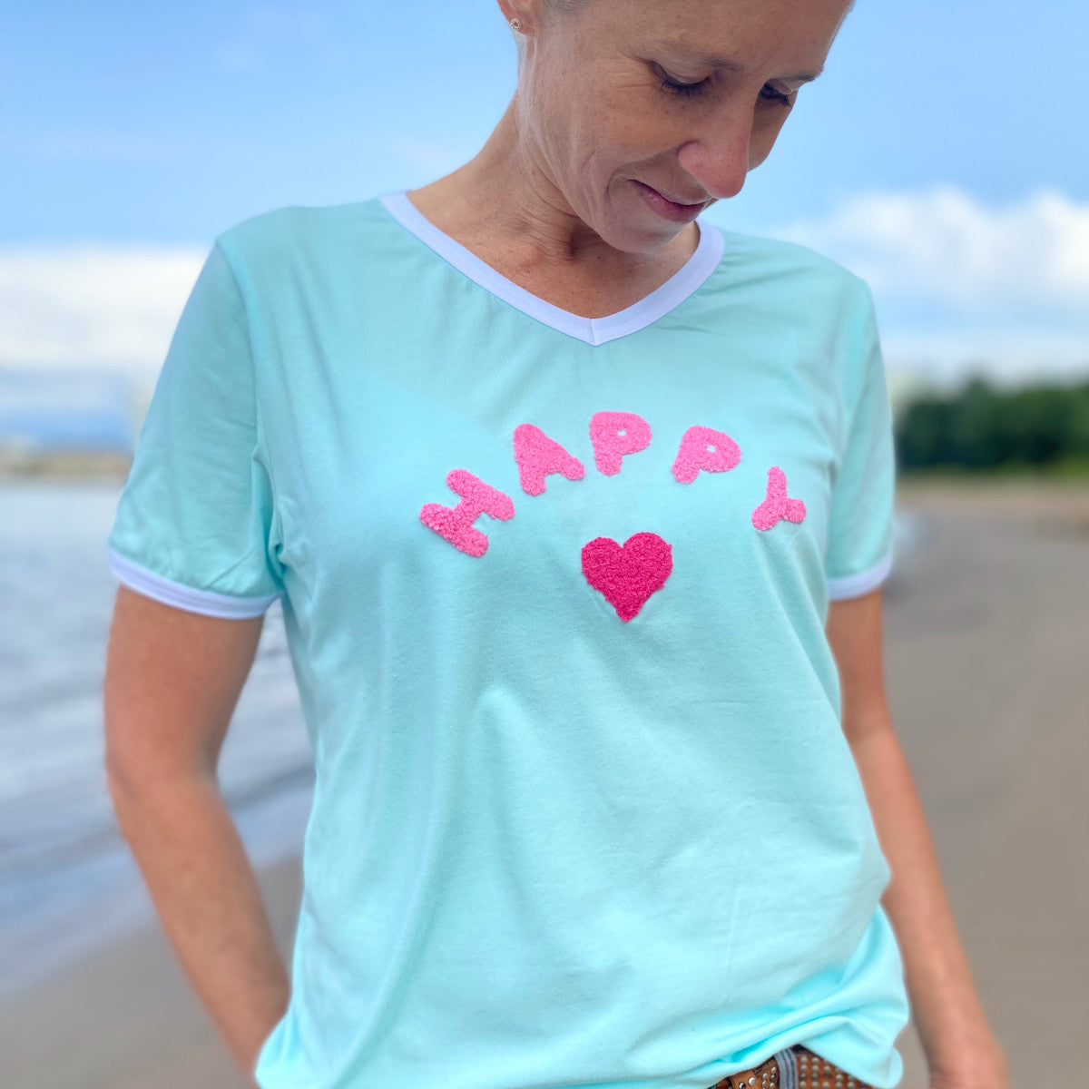 Herzlein® T-Shirt für Damen mit Flausch-Stick "HAPPY" Damenshirt aus Baumwolle in Mint Grün