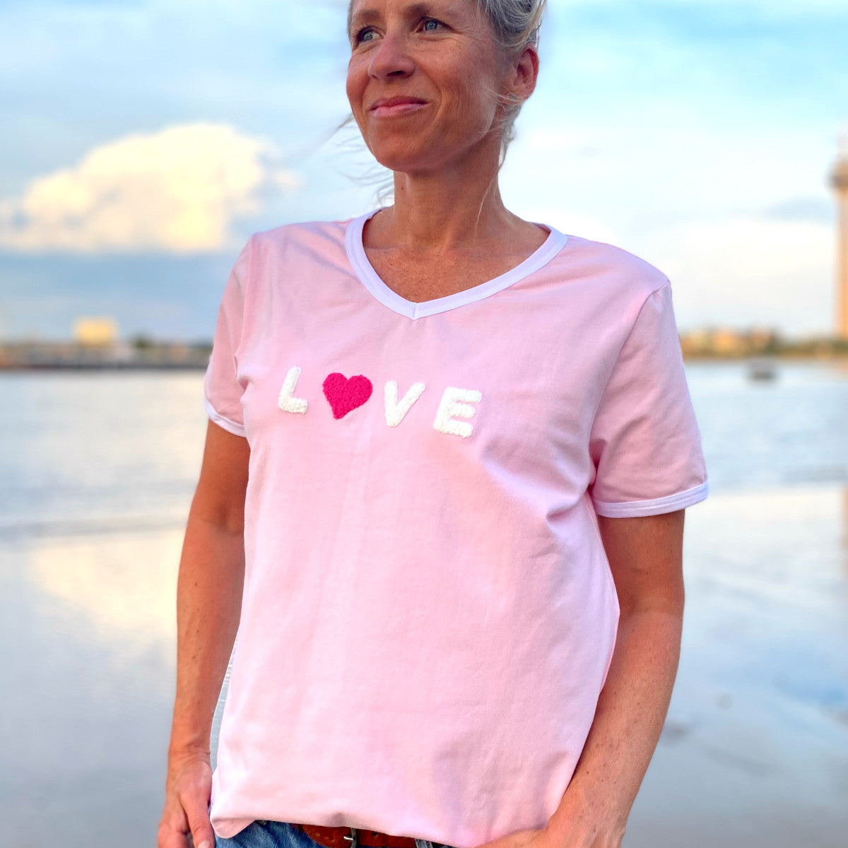 Herzlein® T-Shirt für Damen mit Flausch-Stick "LOVE" Damenshirt aus Baumwolle in Rosa