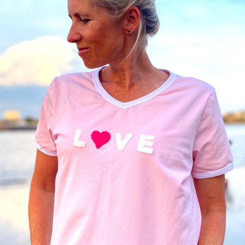 Herzlein® T-Shirt für Damen mit Flausch-Stick "LOVE" Damenshirt aus Baumwolle in Rosa